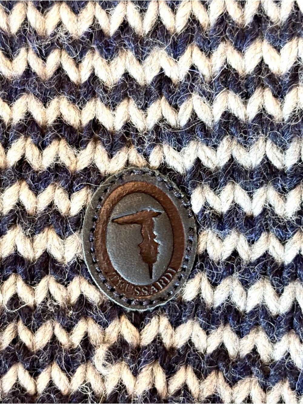 Trussardi Junior Sweater Unisex Italian Wool Blend Designer Knit EU V-Neck 14 - Picture 7 of 15